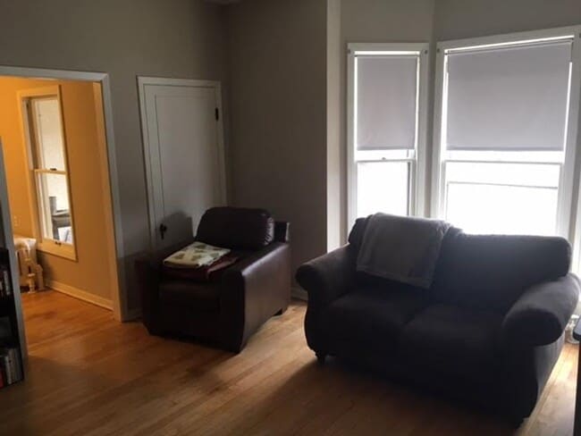Building Photo - 629 6th St SE Unit #2 (1br)