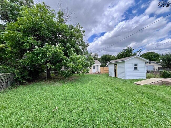 2802 Rugeley St