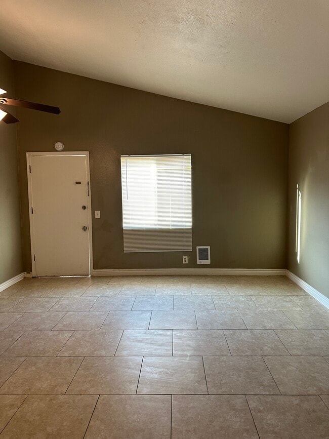 sala de estar - 13152 Westlake St