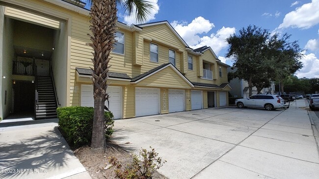 Building Photo - 7058 Snowy Canyon Dr Unit 108