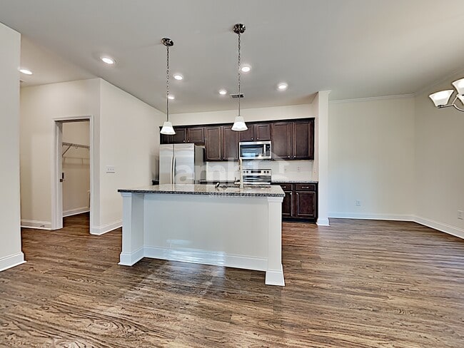 Photo - 150 Sweet Gum Dr