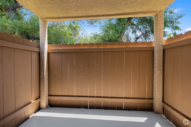 2BR, 2BA - 911SF - Backyard