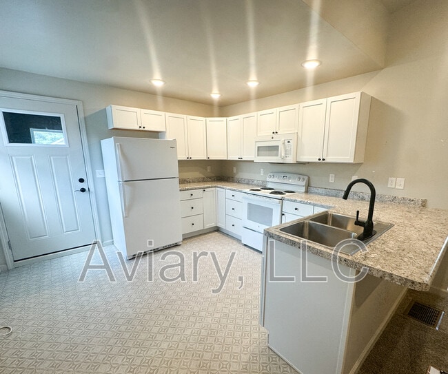 Photo - 202 W Madison Ave Unit 2 up