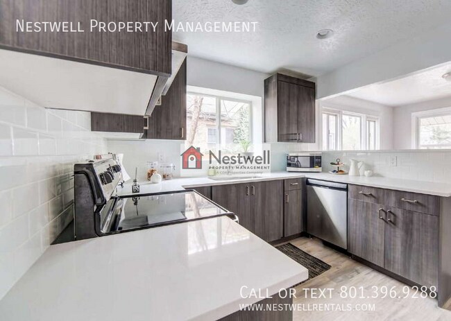 Photo - 2689 Highland Dr