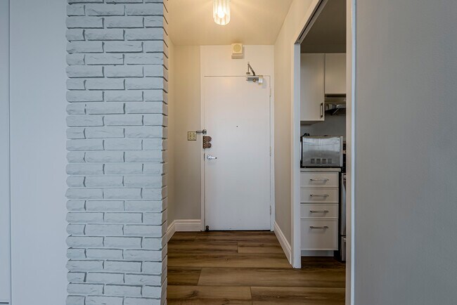 Photo - 40-2840 Homewood Ave