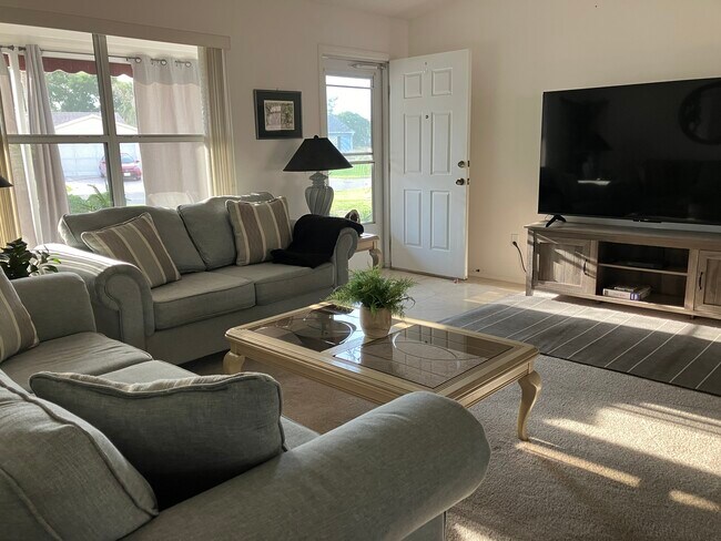 Photo - 1120 Main St