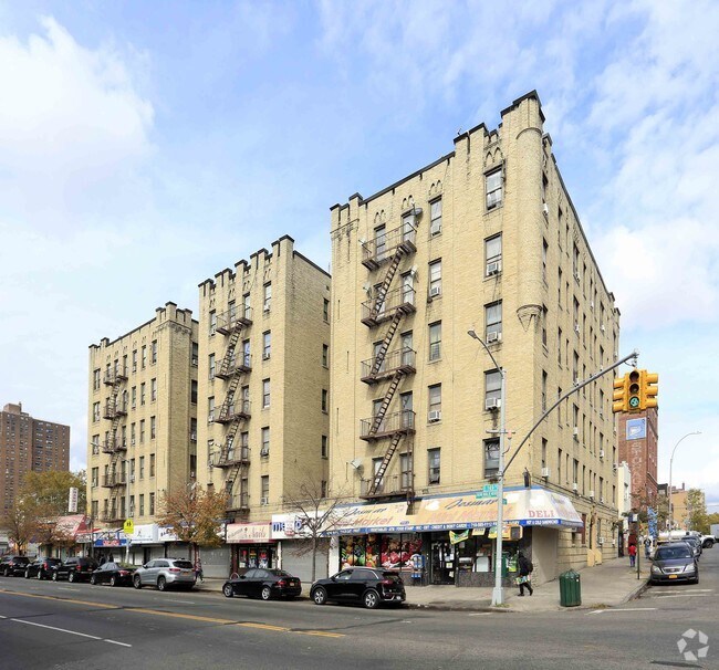 Photo - 551-555 Wales Ave Apartments