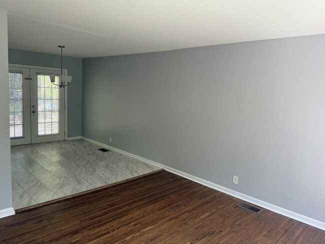 Photo - 317 Melvin Jones Dr