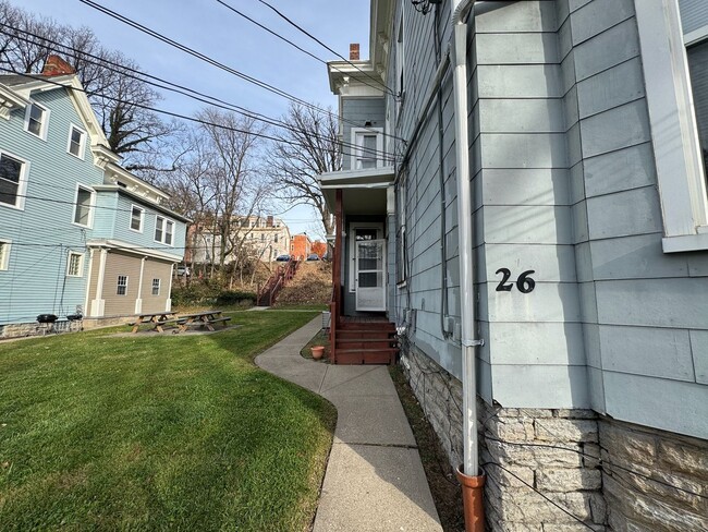 Building Photo - 26 Conklin St Unit 3