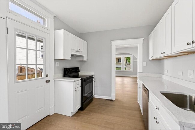 Photo - 29 W Elm Ave