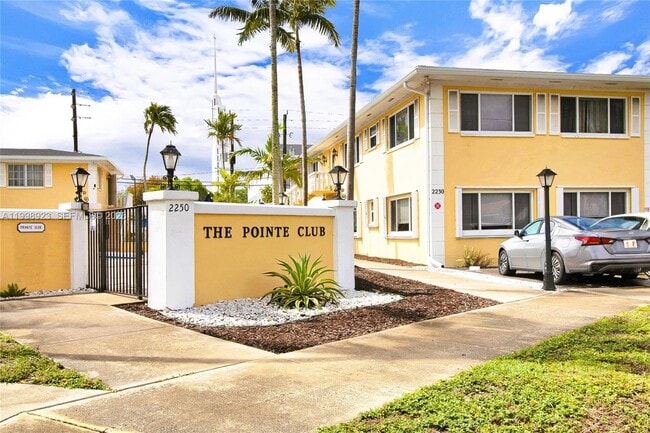 Building Photo - 2230 NE 56th Pl Unit 227