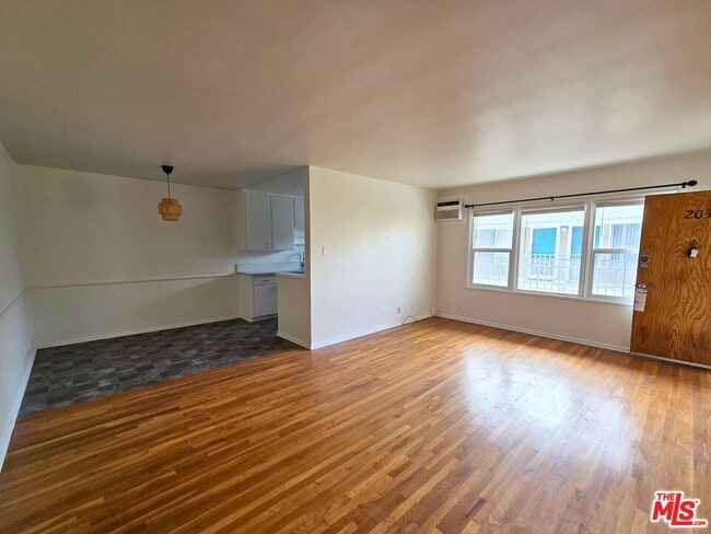 Photo - 7621 Hampton Ave Unit 203