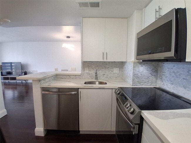 Photo - 770 Claughton Island Dr Unit 2011