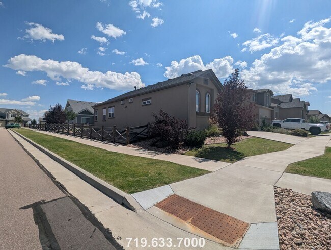 6810 Sedgerock Ln
