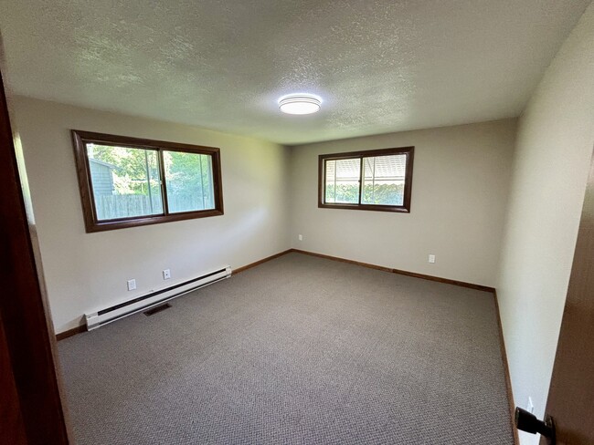 Photo - 408 1st St S