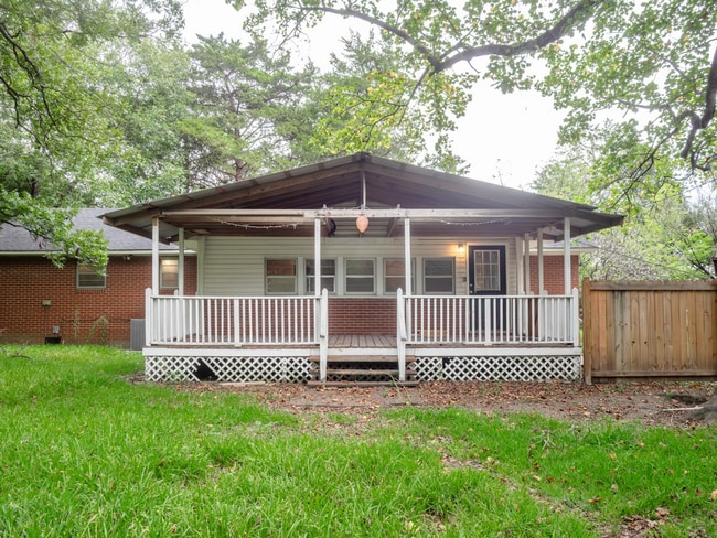 Photo - 411 College Blvd