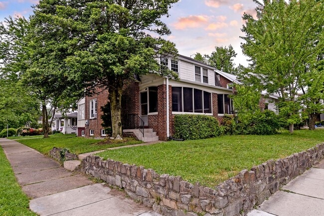 Building Photo - 600 23rd St S