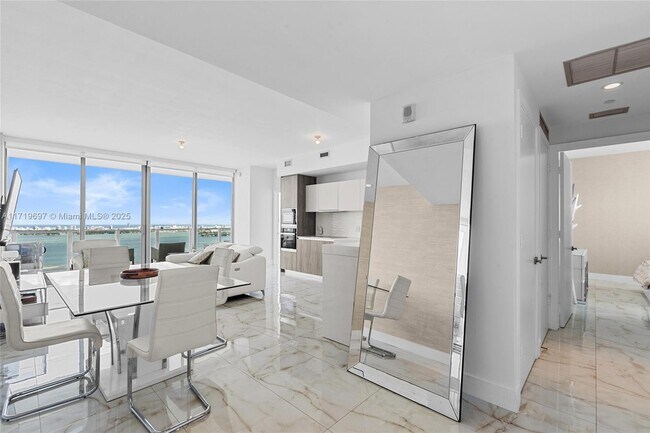 Photo - 2900 NE 7th Ave