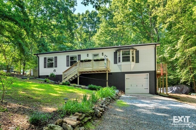 Building Photo - Beautiful Fully Furnished 3 Bed, 2 Bath Ho... Rental