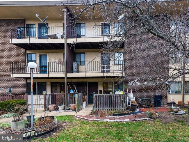 Photo - Cozy 2BD 1BTH beautifully updated condo in Suitland ready for move in