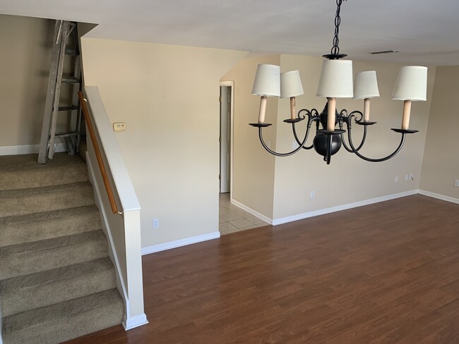 Photo - 188 Williamsburg Ave