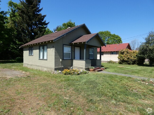 Building Photo - 610 S Cedar St Rental