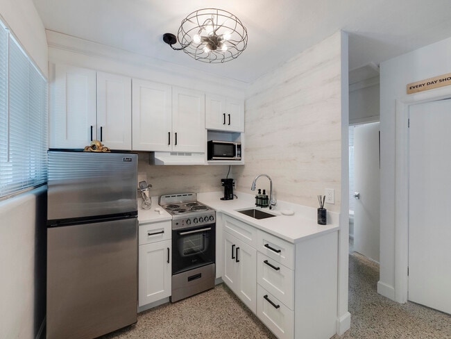 Building Photo - 1258 Beach Rd Unit 7