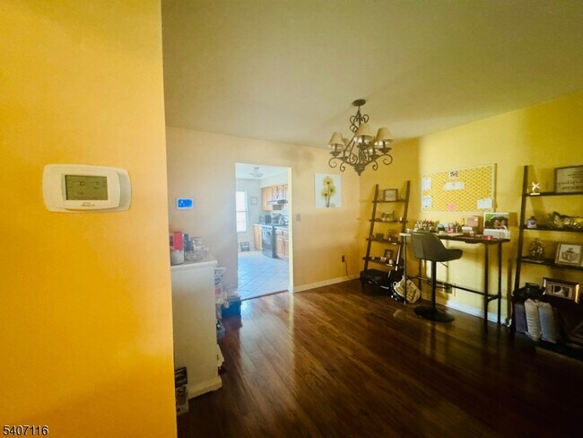 Photo - 174 Carson Ct