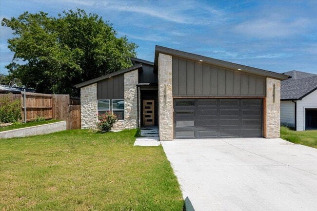Building Photo - 3015 Brazos River Dr