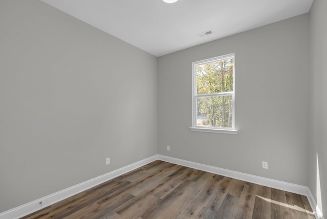Photo - 102 Hogan Rd