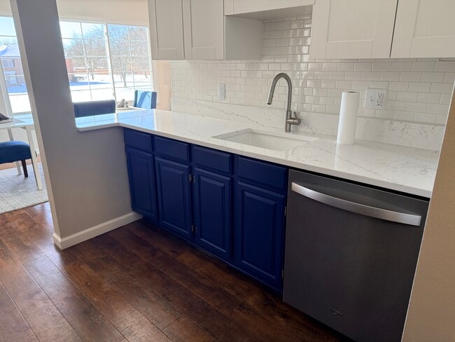 Photo - 670 E Fox Hills Dr Unidad 109