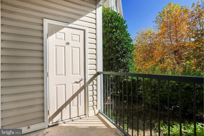 Photo - 2055 26th St S Unit 2055 26th St S #110, Arlington, VA 22206