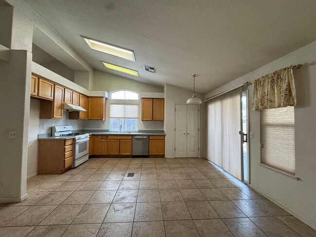Photo - Beautiful Laguna West Home in Elk Grove, 3 Bedrooms, 2 Bathrooms, Quiet Cul-de-Sac