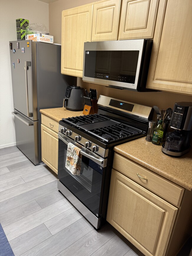 Building Photo - 8250 N Grand Canyon Dr Unit 2090