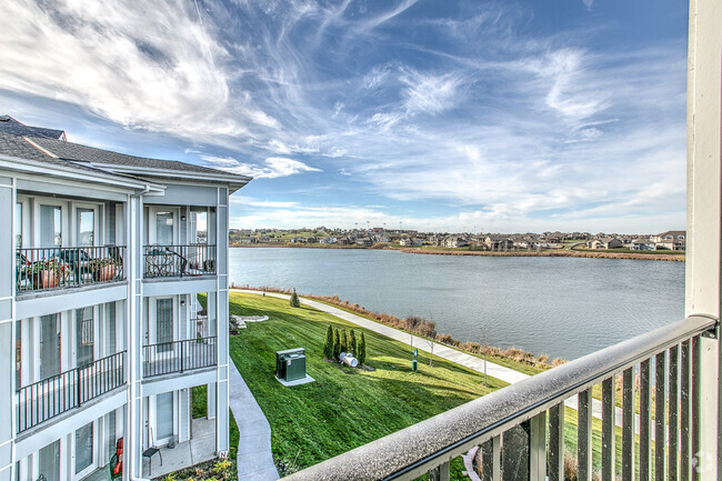 Building Photo - 1010 on the Lake Rental