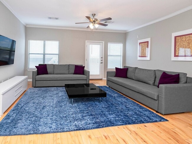 Photo - Texan Shoal Creek 2 Bed 2 Bath Unidad 300