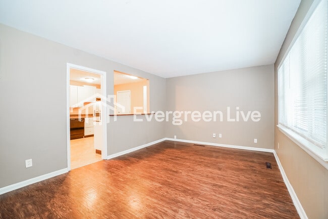 Photo - 4698 Dundee Ave