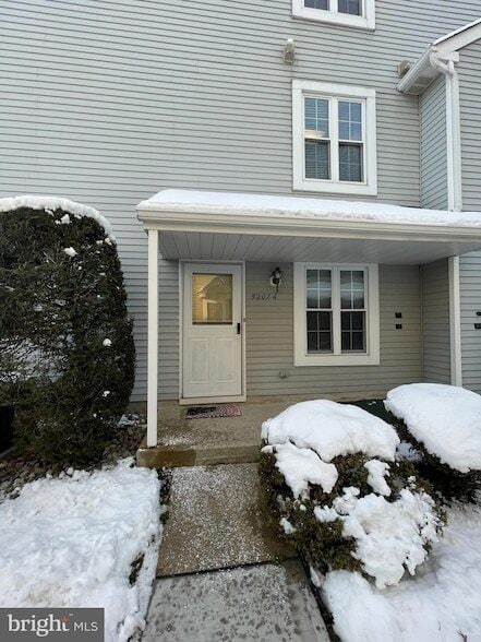 Photo - 5207A Adelaide Dr