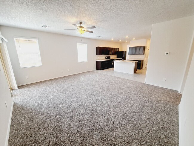 Photo - 3 bed 2 bath home in Huning Ranch!