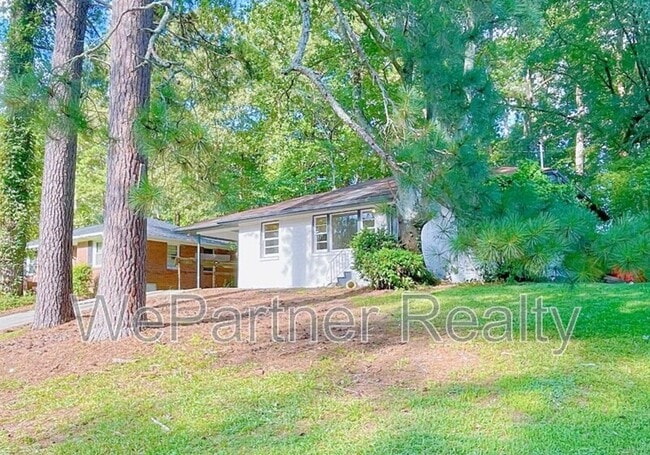 Photo - 2744 Fairlane Dr SE