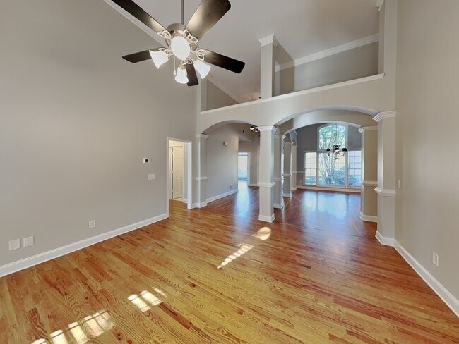 Photo - 1350 Lamont Cir