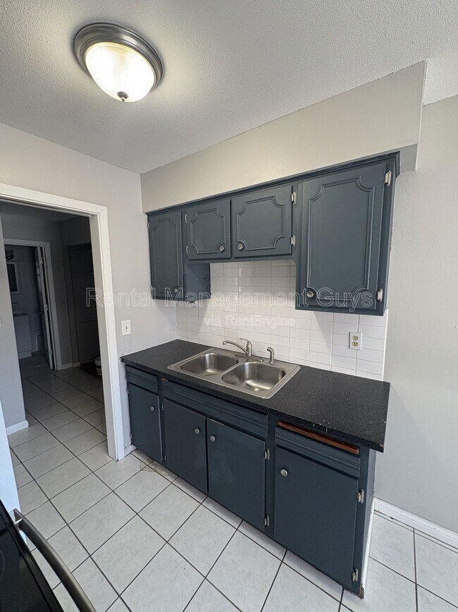 Photo - 3521 12th Ave S Unidad 8