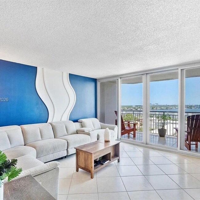 Building Photo - 18031 Biscayne Blvd Unit #1401