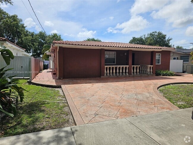 Building Photo - 651 SW 66th Ave Rental