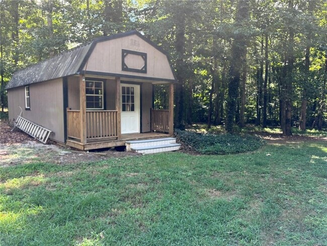 674 Clarke Trail