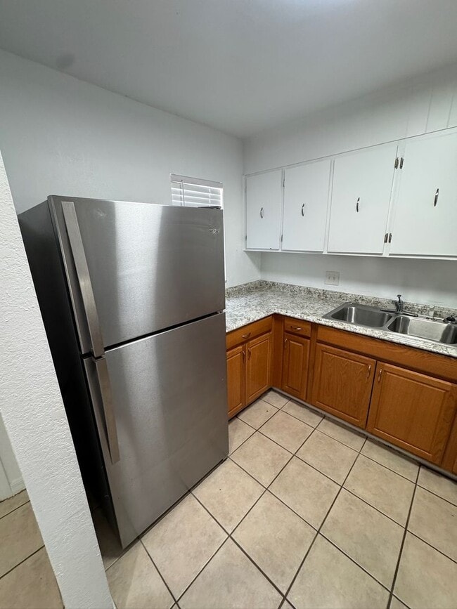 Photo - 1718 NE 3rd St