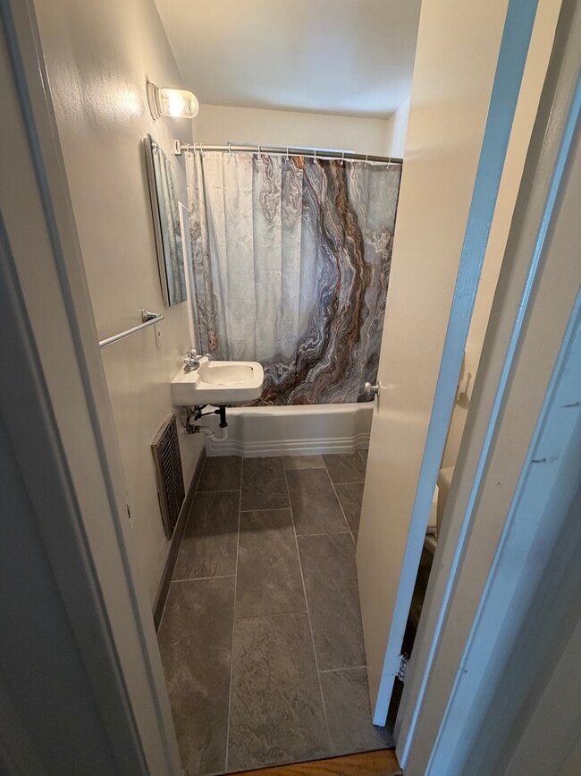 1760 Silver Lake Blvd Unit 1