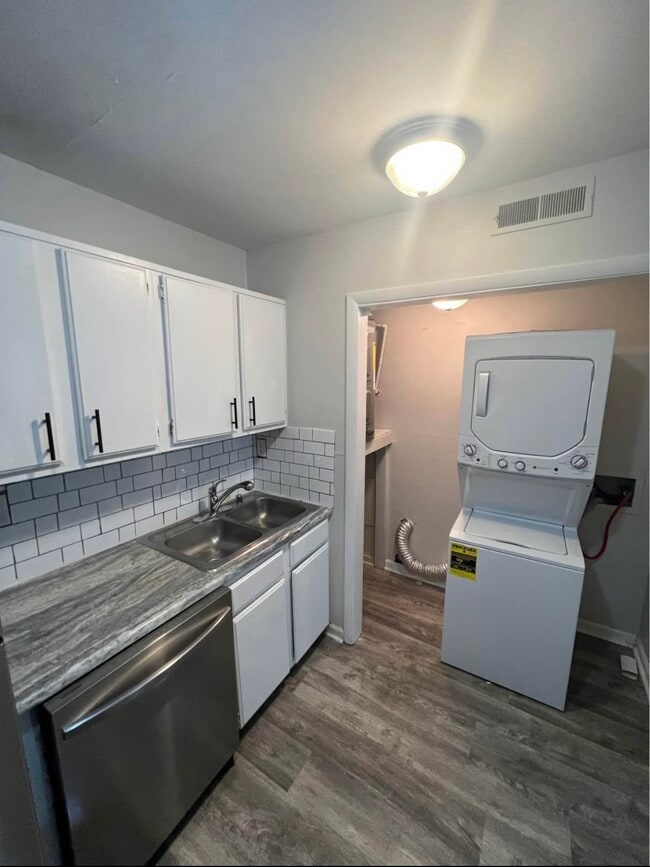 Photo - 4120 Penny St SW