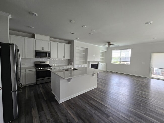 6318 Arpeggio Pl