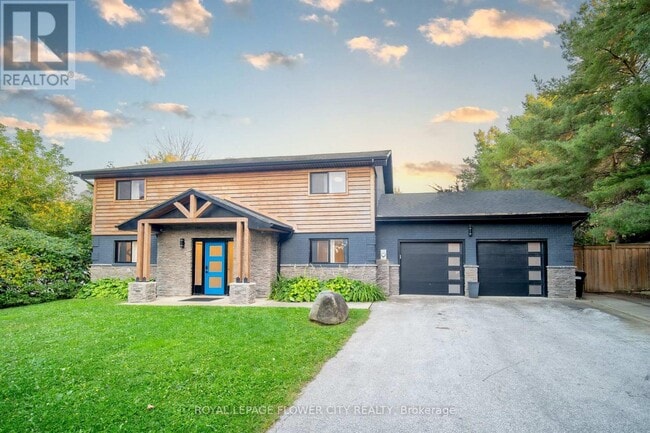 Photo - 734 Mountain Rd
